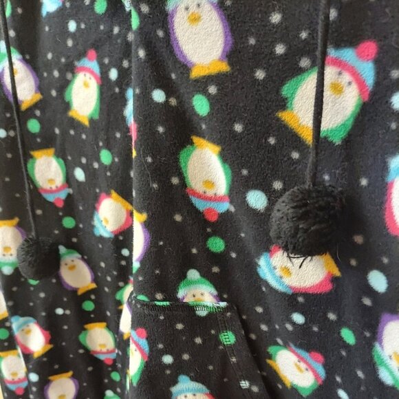 SO Intimates Soft Fuzzy Hoodie Black with Multicolor Penguins - Picture 2 of 6
